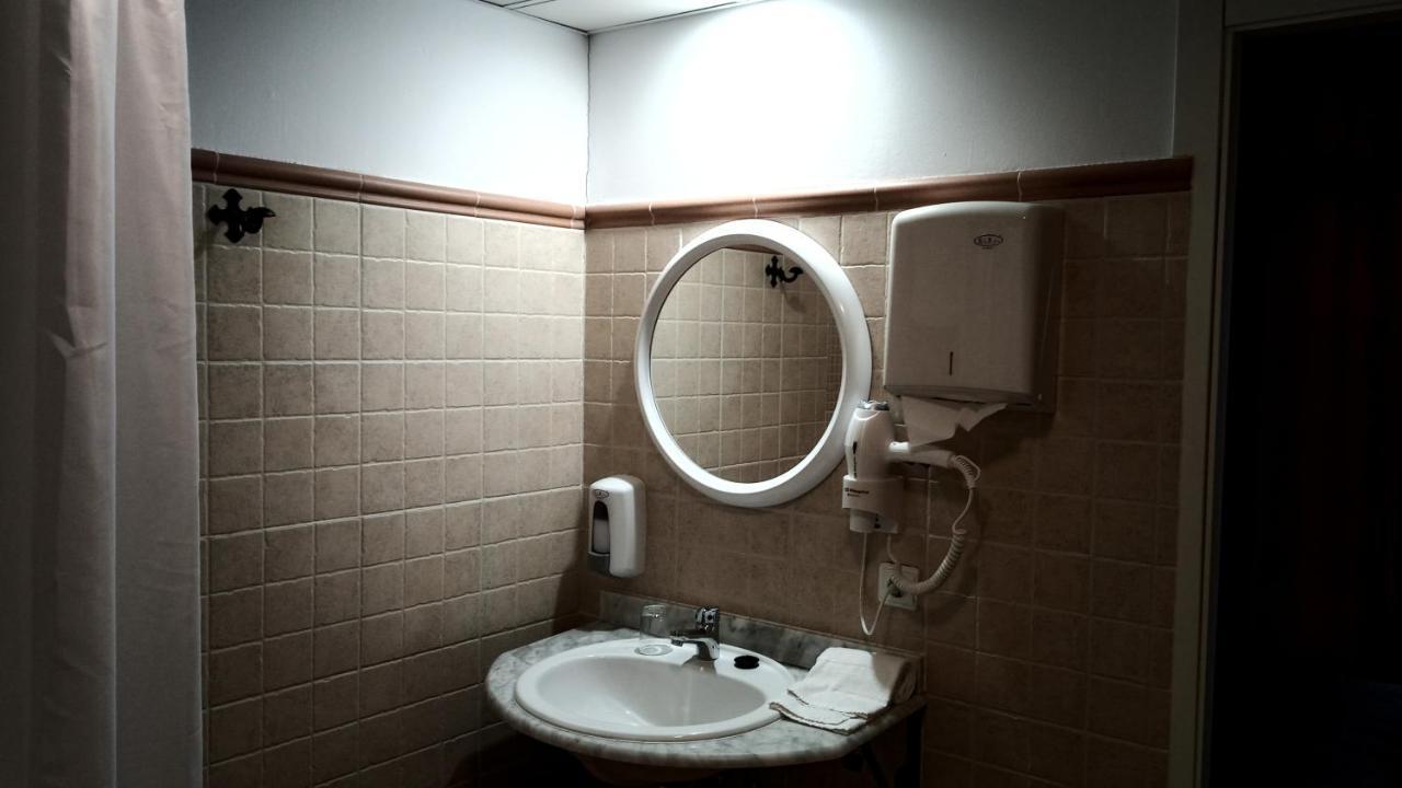 La Casona De Sarria Hostel Kültér fotó